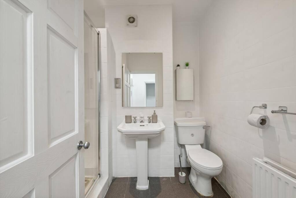 Chelsea Superior Apartment - 10 Minutes from Stadium