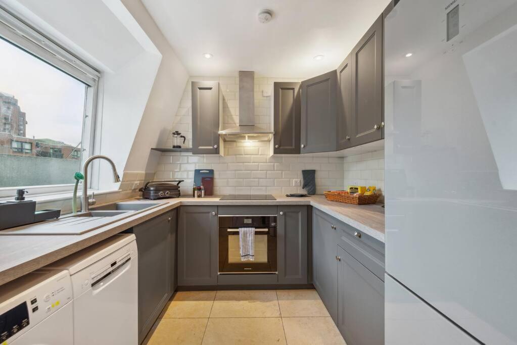 Chelsea Superior Apartment - 10 Minutes from Stadium