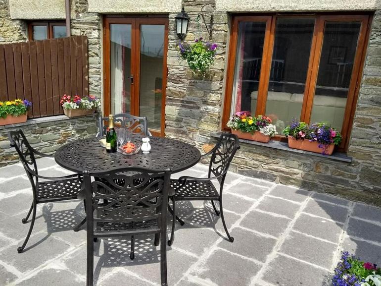 Fentrigan Manor Farm & Holiday Cottages