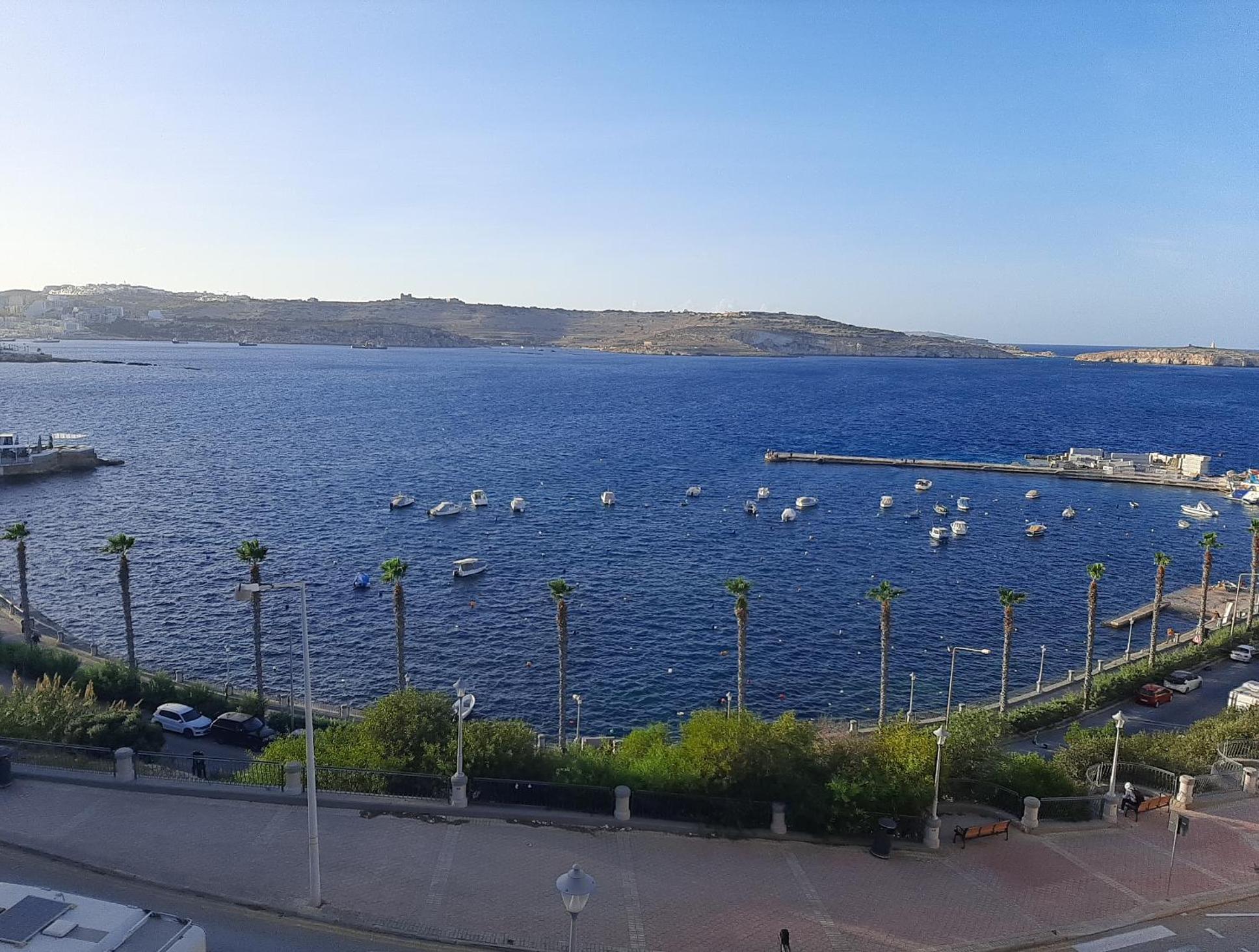 New Seafront apartment – Spectacular views photo 3