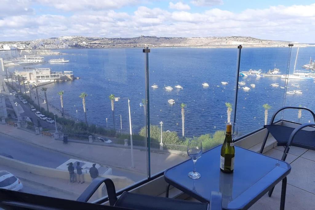 New Seafront apartment – Spectacular views photo 4
