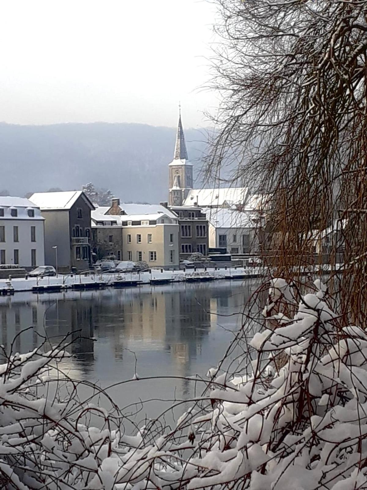 Pieds dans l'eau Private Wellness Bordure de Meuse