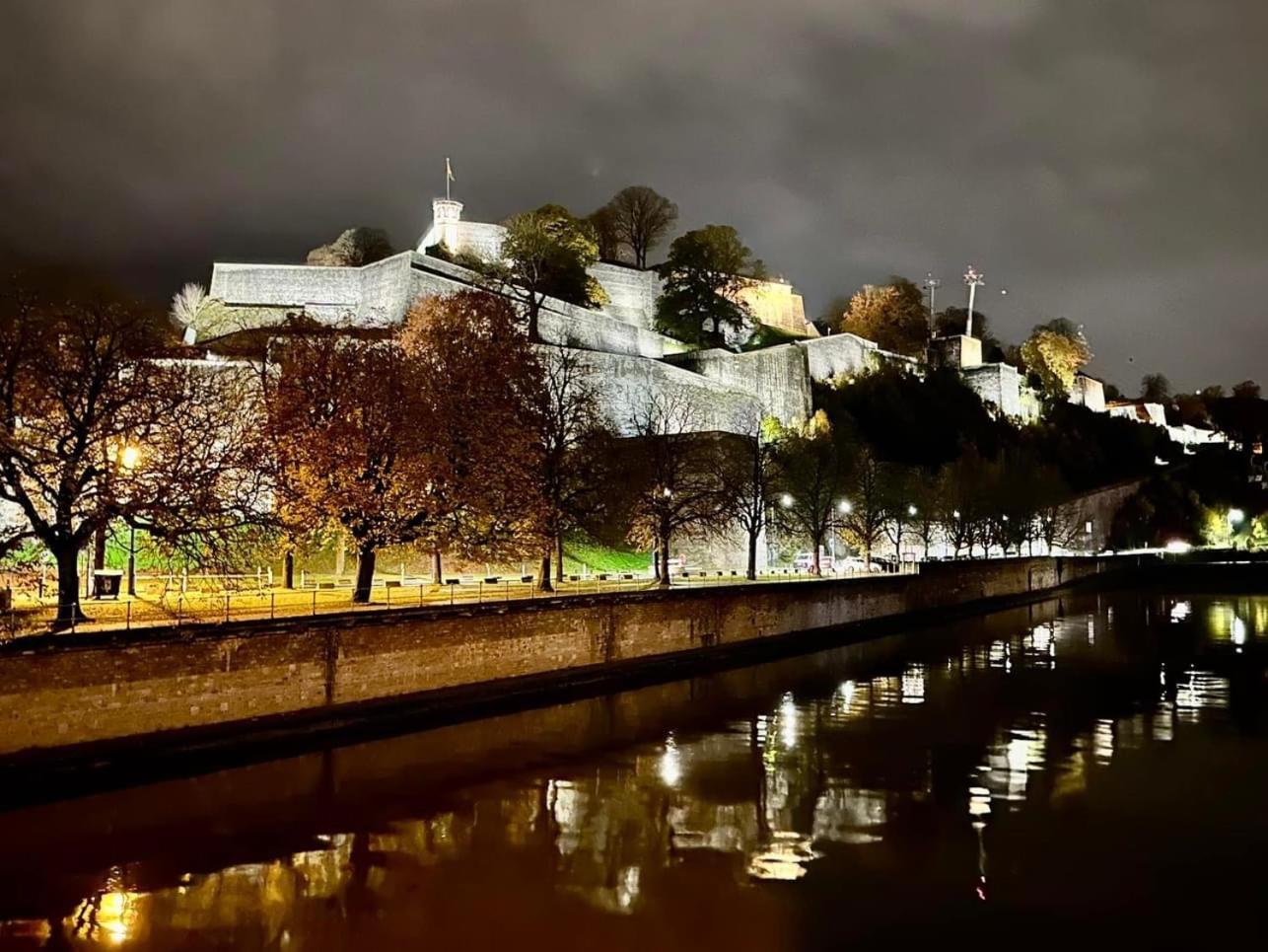 Pieds dans l'eau Private Wellness Bordure de Meuse