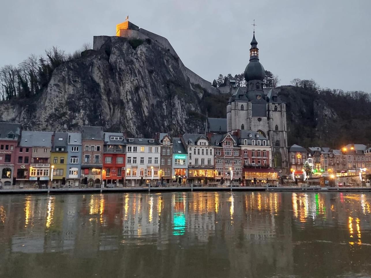 Pieds dans l'eau Private Wellness Bordure de Meuse