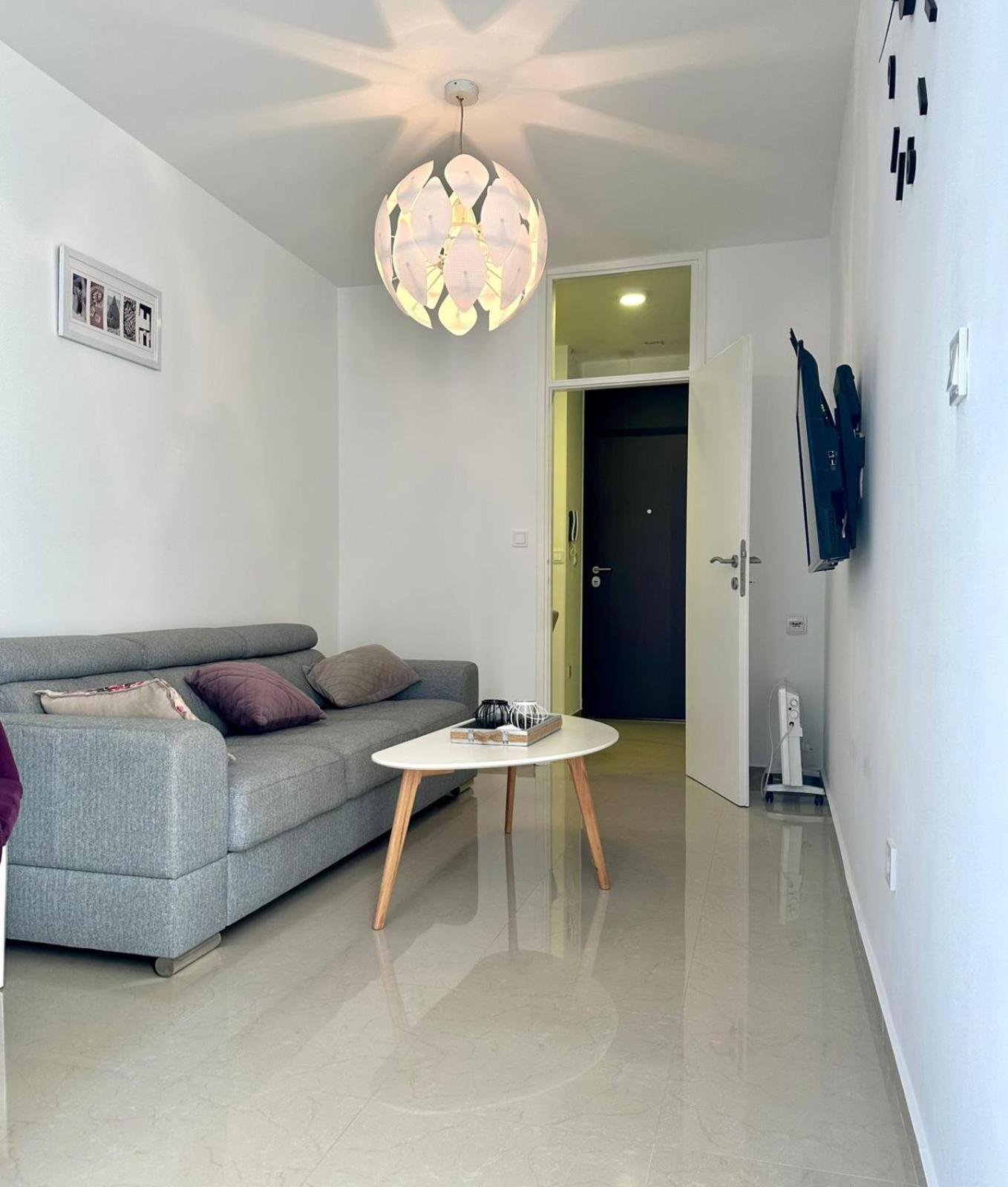 Nora Apartment