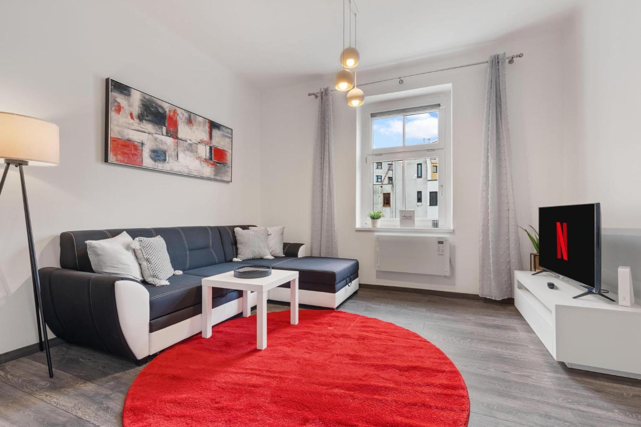 AC Urban Apartment 5 min to Station view 4