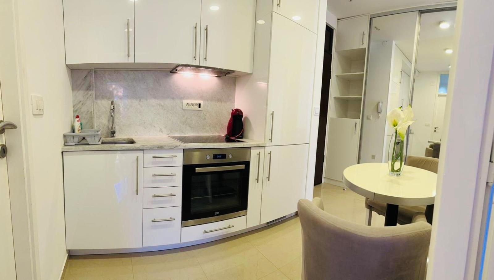 Nora Apartment