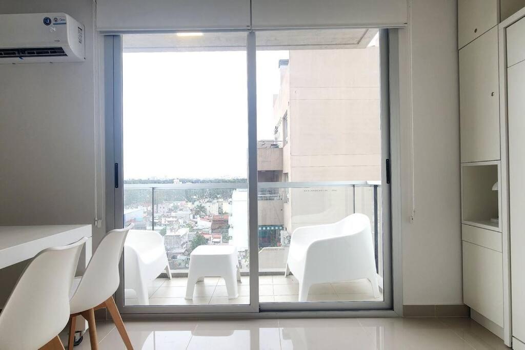 Moderno Studio con balcón ideal Working Nomads - Para estadías de 15 días o más