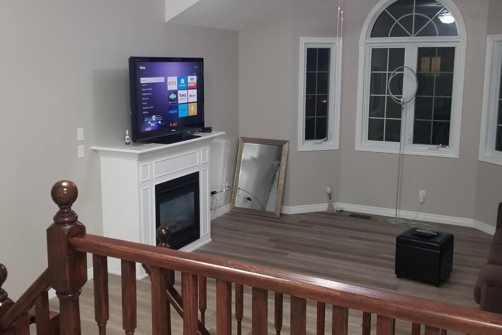 Cozy Luxurious Detached 4 Bedroom House