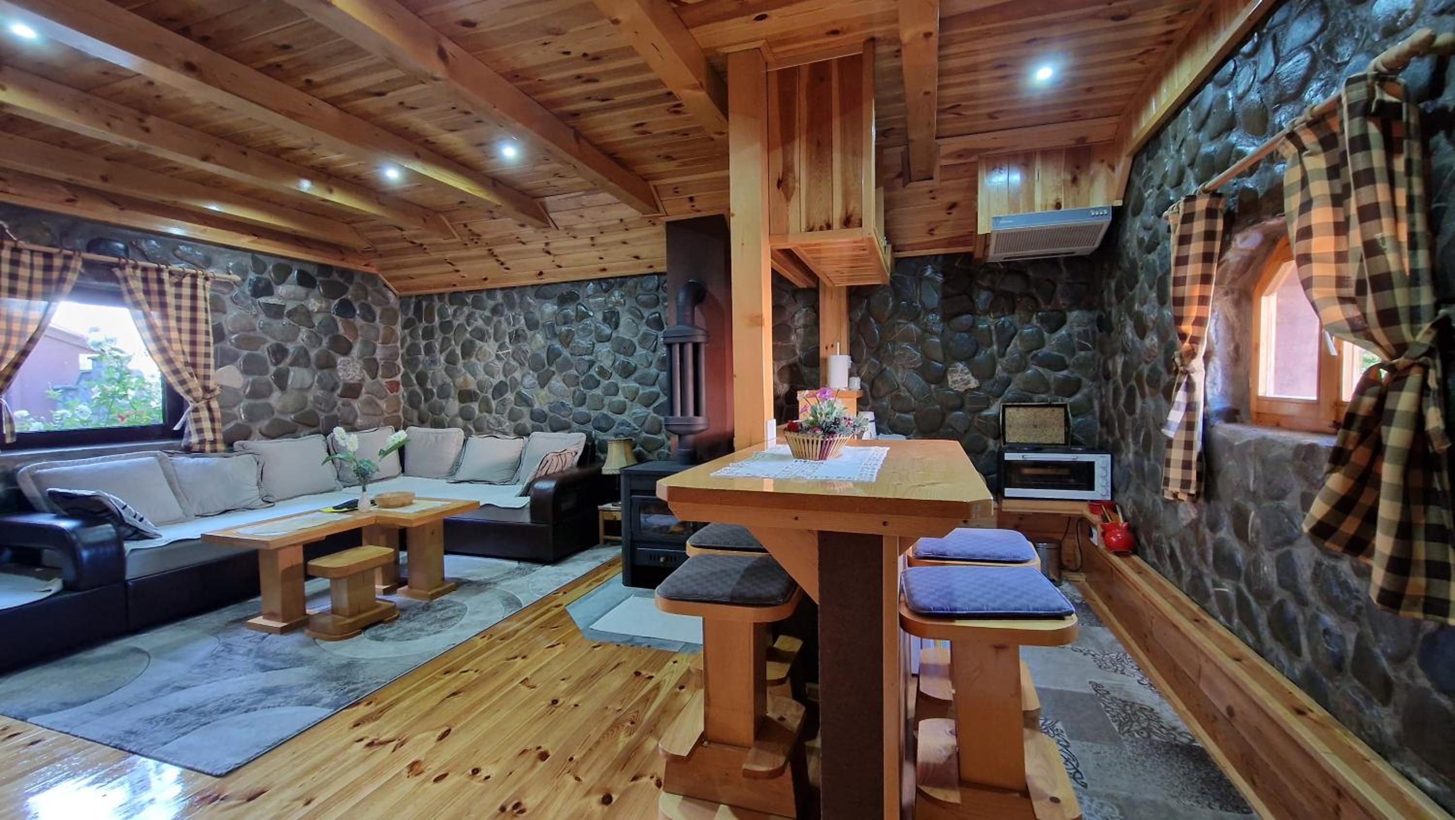 Stone Lodge 1 photo 3