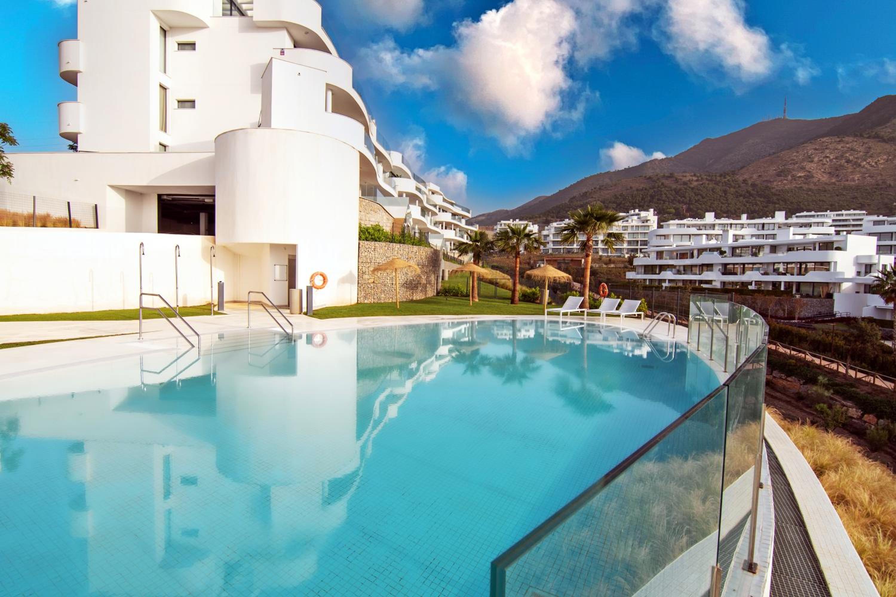 Mara's Apartments Higuerón West - Mediterranean Style - Beach & Golf - Large Sunny Terrace