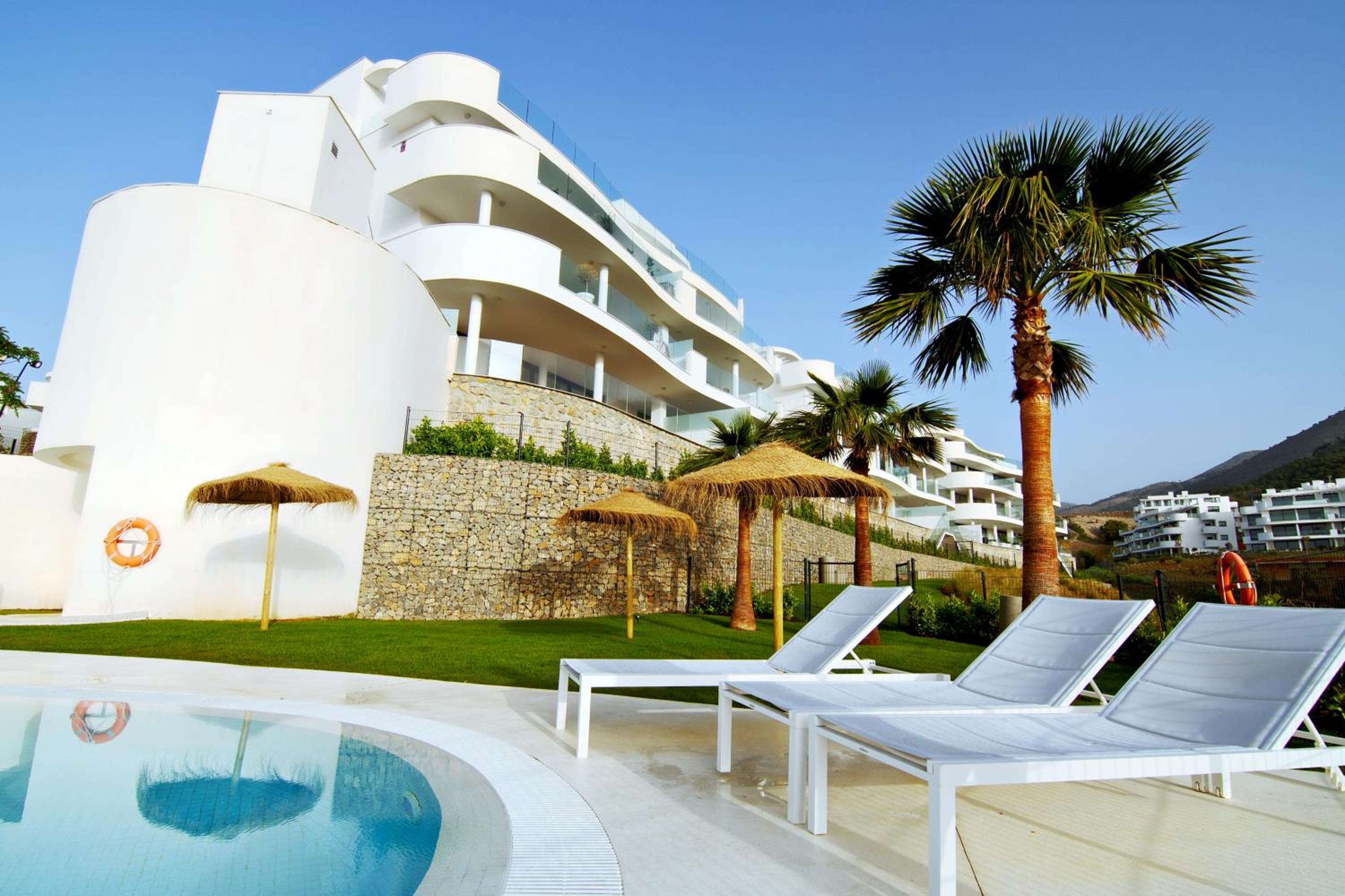 Mara's Apartments Higuerón West - Mediterranean Style - Beach & Golf - Large Sunny Terrace