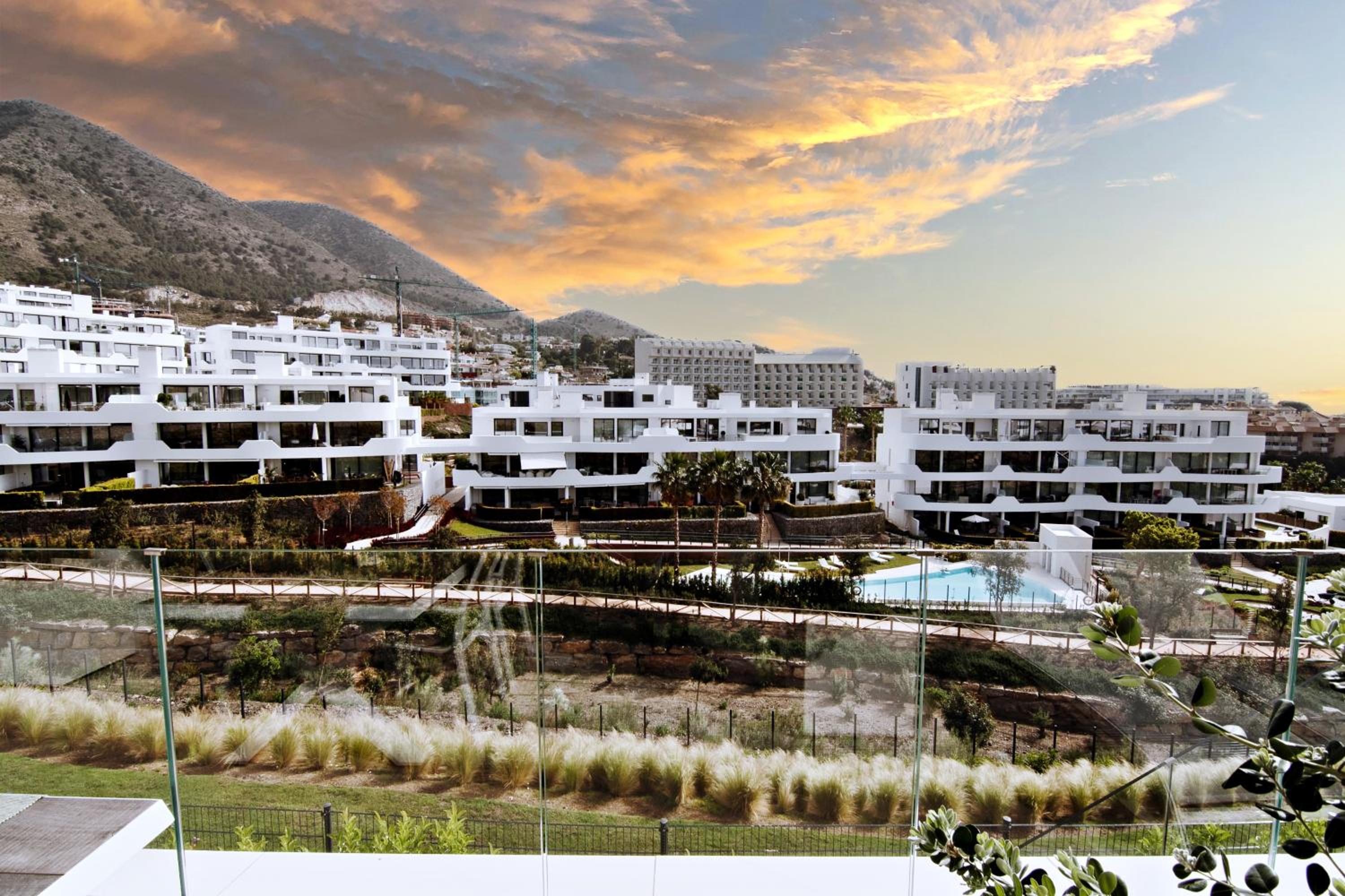 Mara's Apartments Higuerón West - Mediterranean Style - Beach & Golf - Large Sunny Terrace