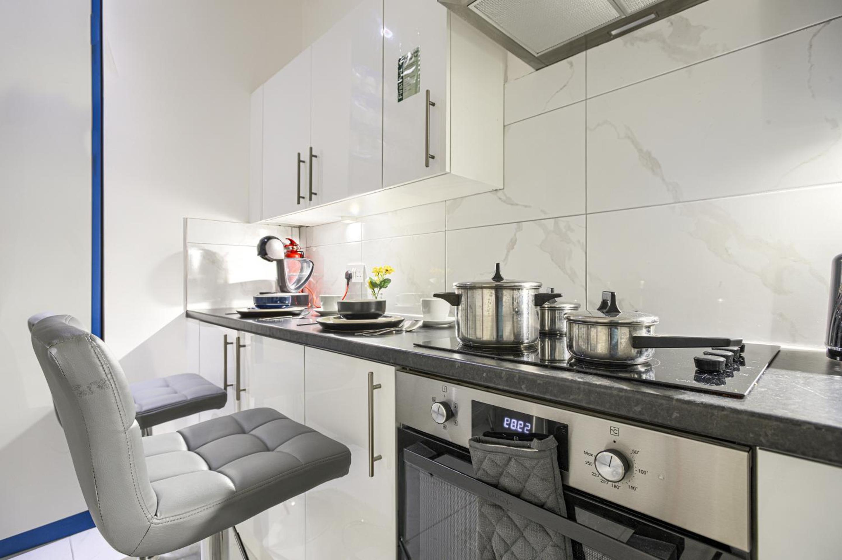 The Finsbury Deluxe Apartments