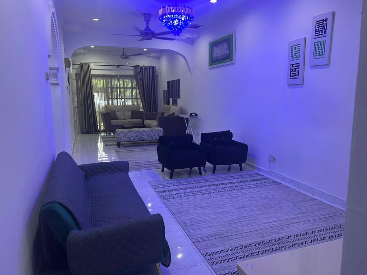 Nilai Bronizam Homestay photo 5