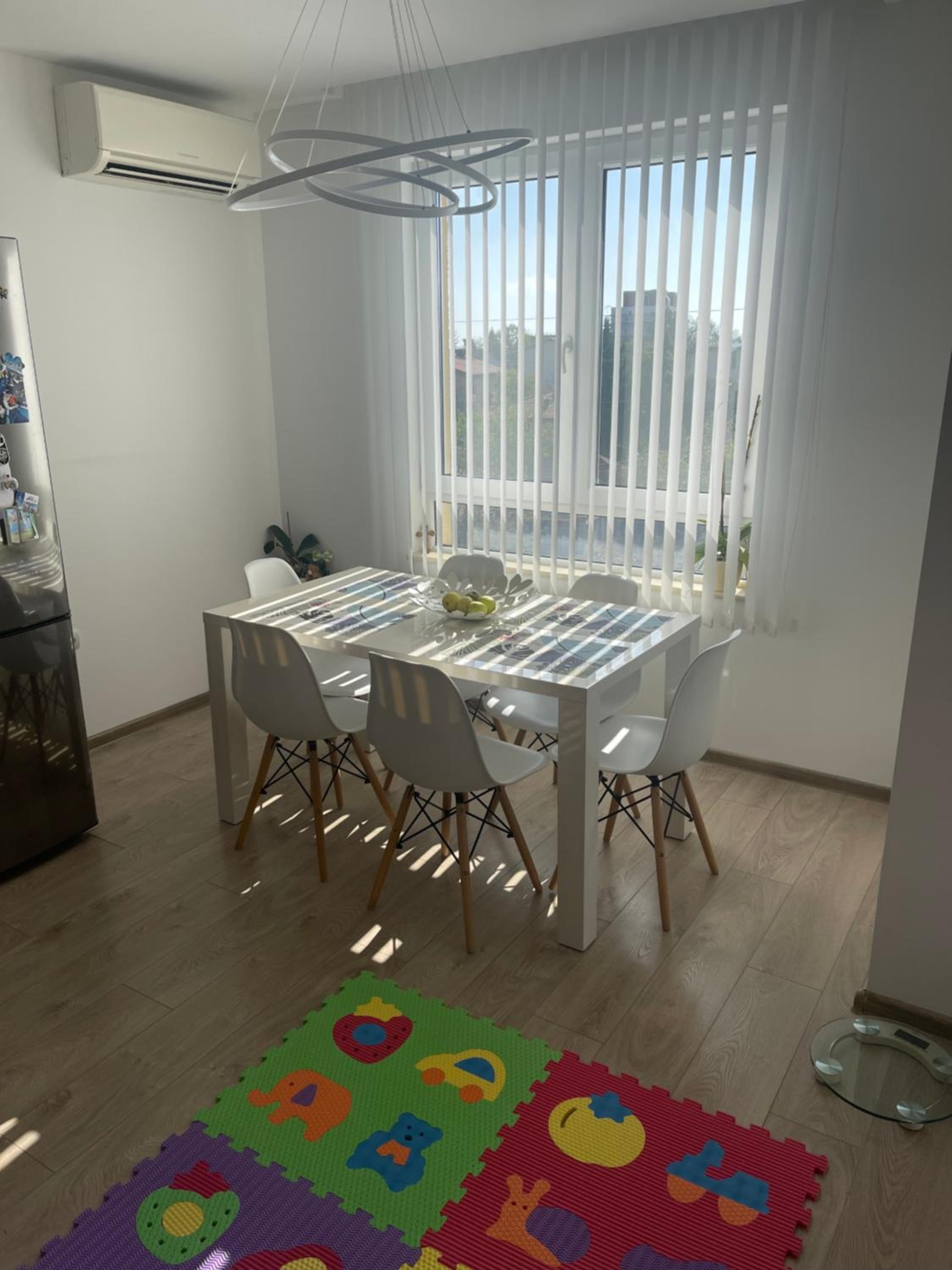 BRIZ apartment; 2 bdr; 6 guests; private parking