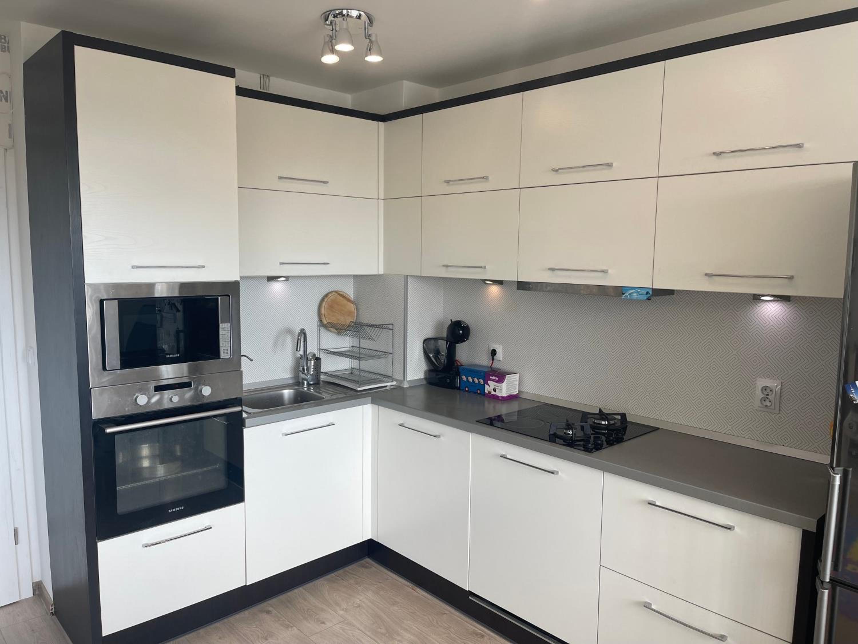 BRIZ apartment; 2 bdr; 6 guests; private parking