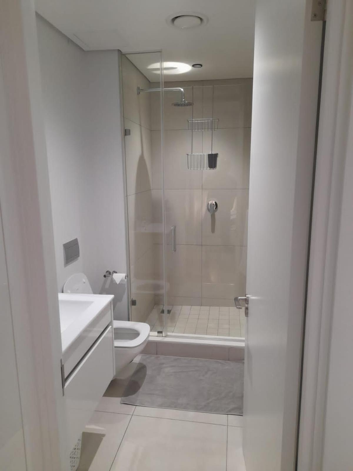 Luxurious, affordable Ellipse apartment