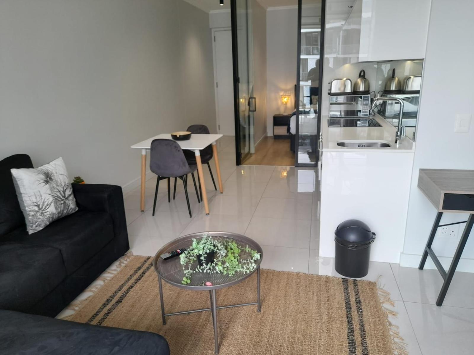 Luxurious, affordable Ellipse apartment