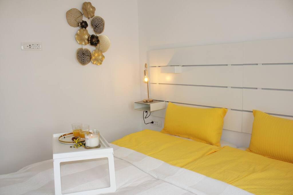 Brandnew, highly equipped apartment with terrace view 2