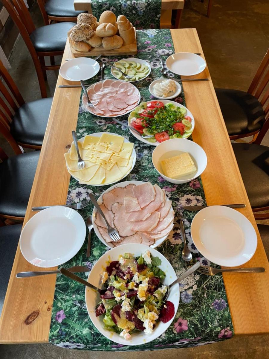 breakfast buffet