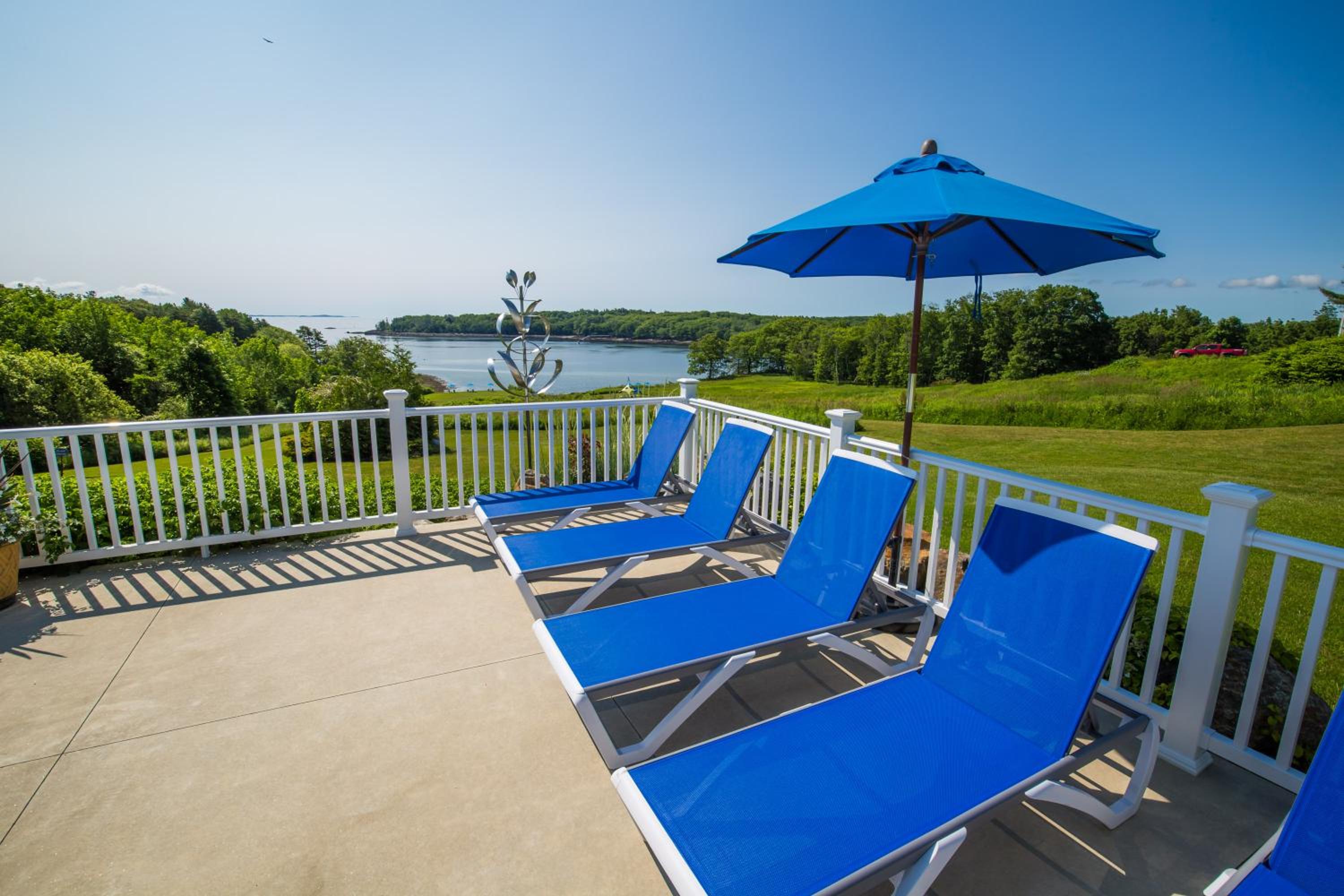 Strawberry Hill Seaside Inn