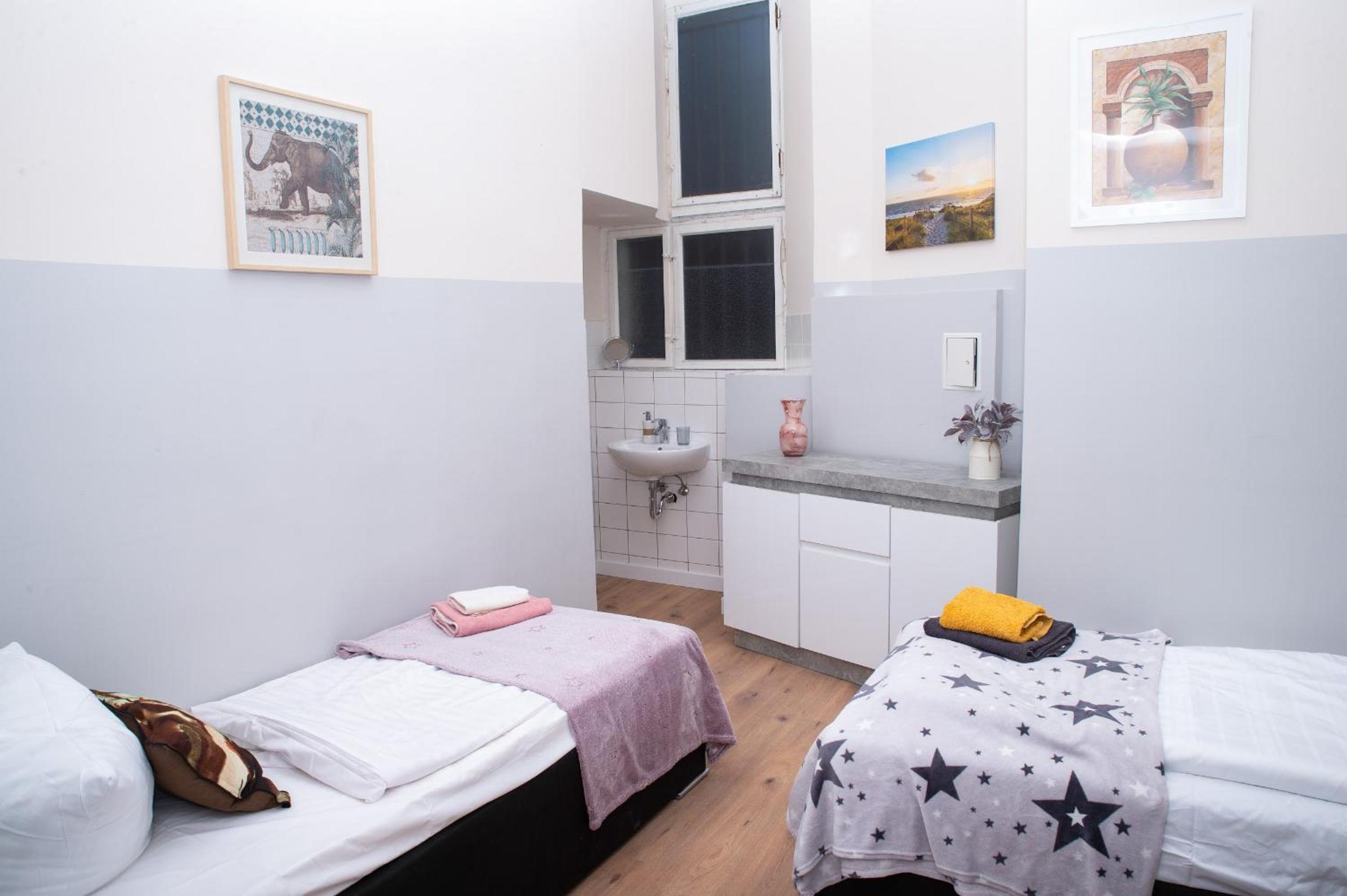 BIG 4ROOMS CENTRAL CITY APARTMENT KURFÜRSTENDAMM