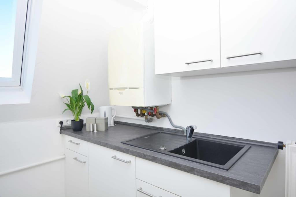CO04-HI Apartment in Coburg - Property Image 8