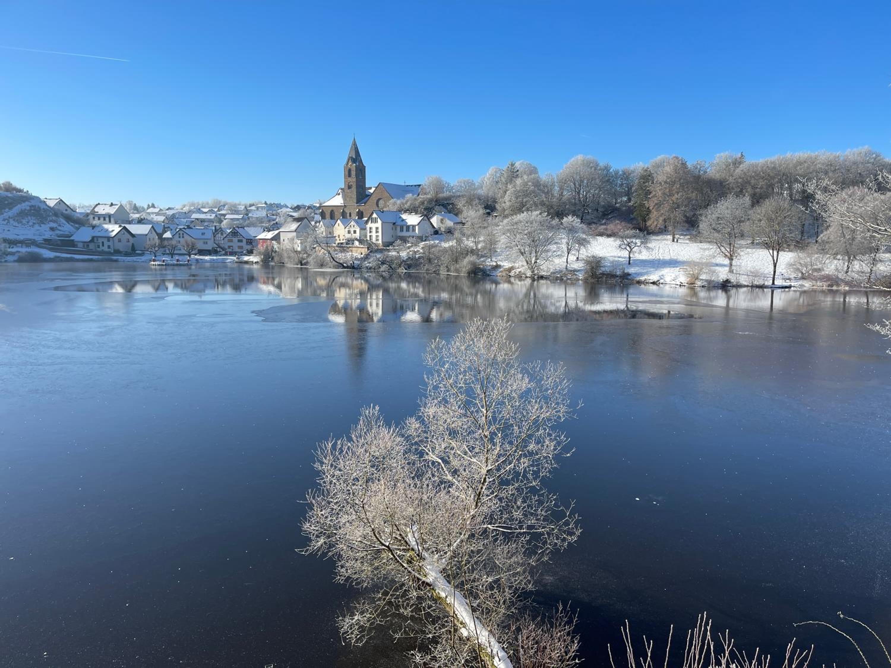 Ferienwohnungen Eifelstuben mit Charme - am See, nahe Burg view 2