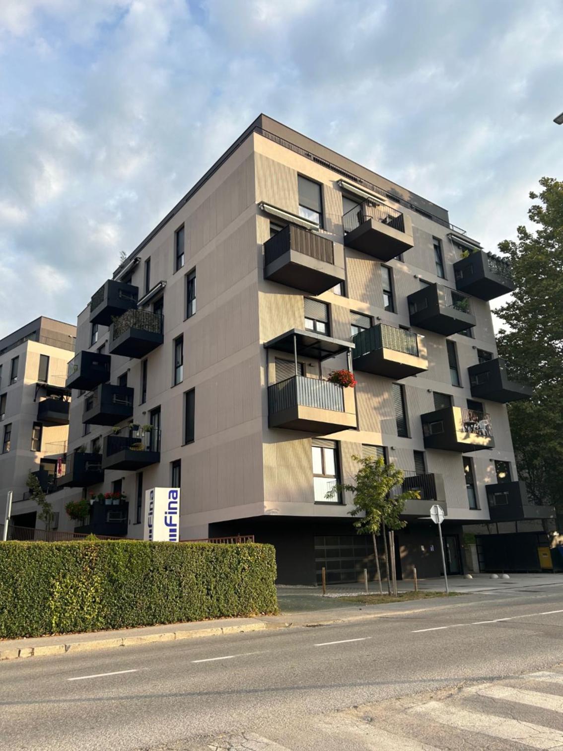 Hotel Apartman ZABOK CENTAR - Image 1