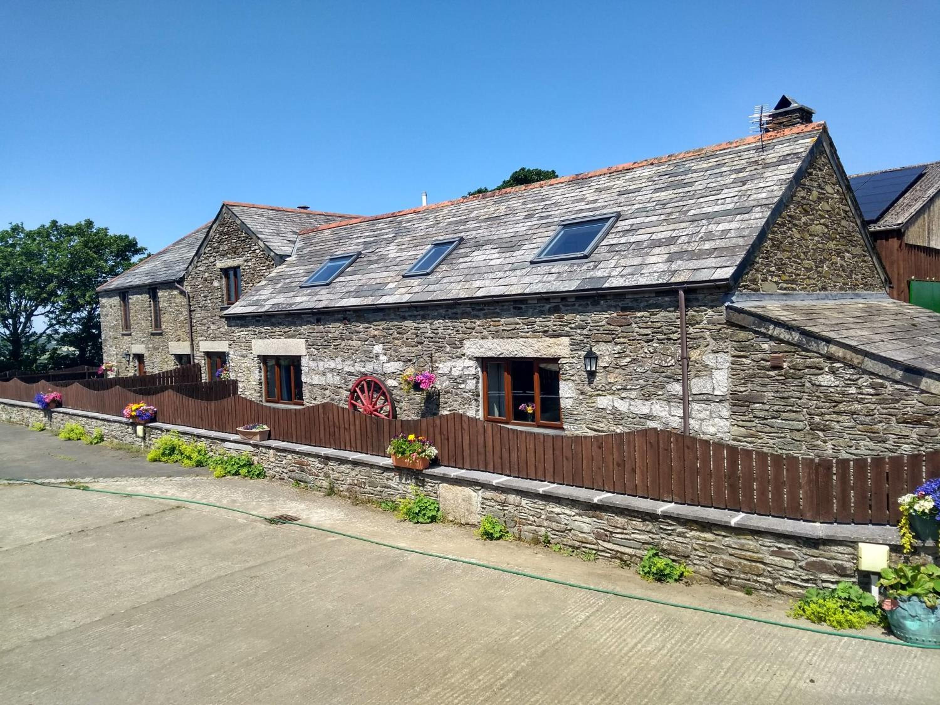 Fentrigan Manor Farm & Holiday Cottages