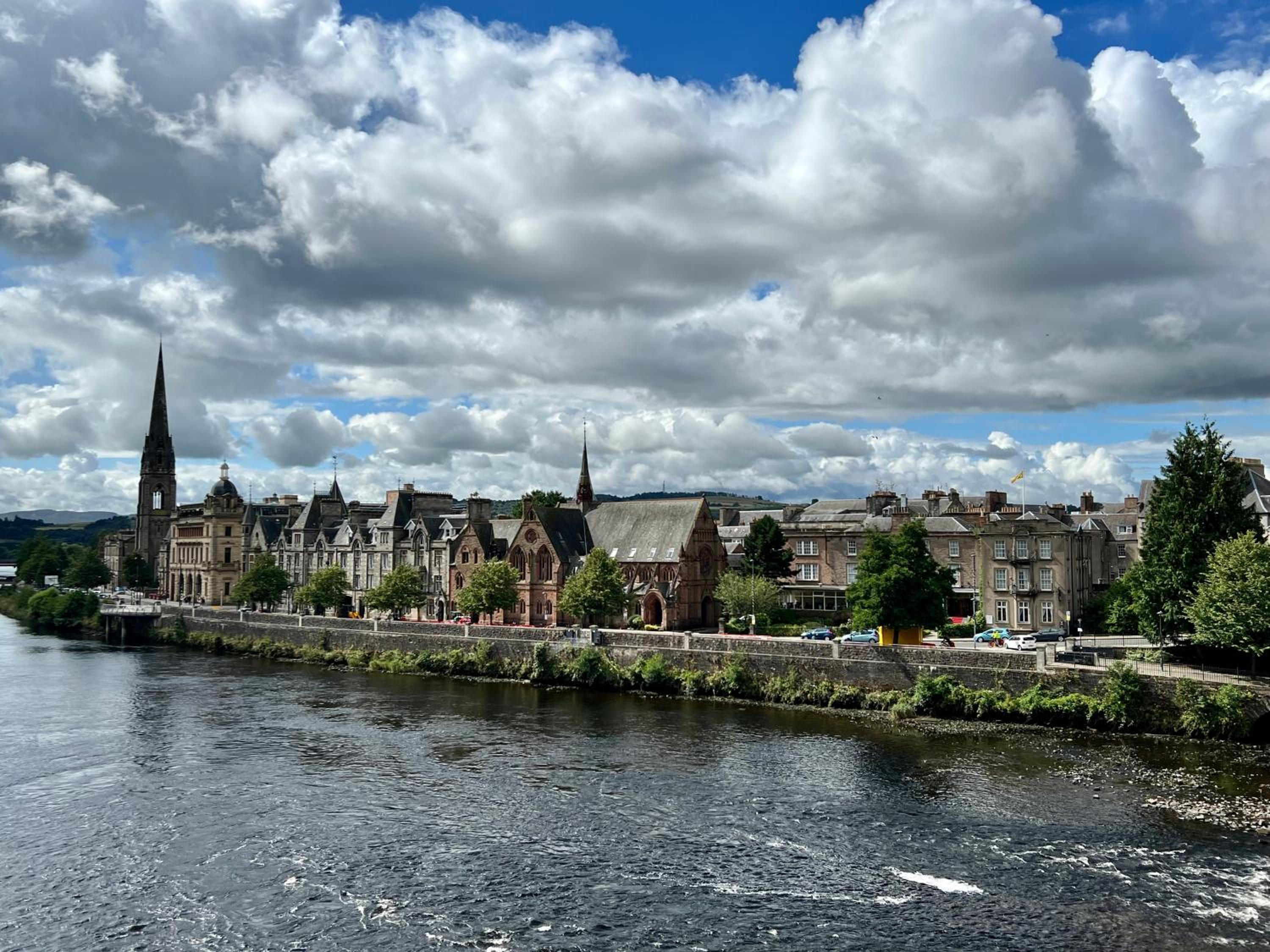 Hotel WEE SUZIE STAYS - Stunning George St Apartment - Image 1