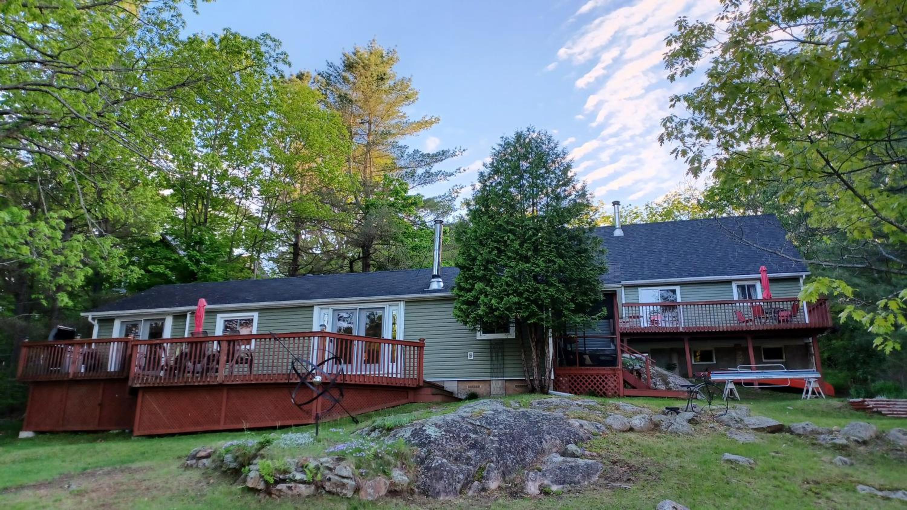 Yeomans Cottage on the Water!