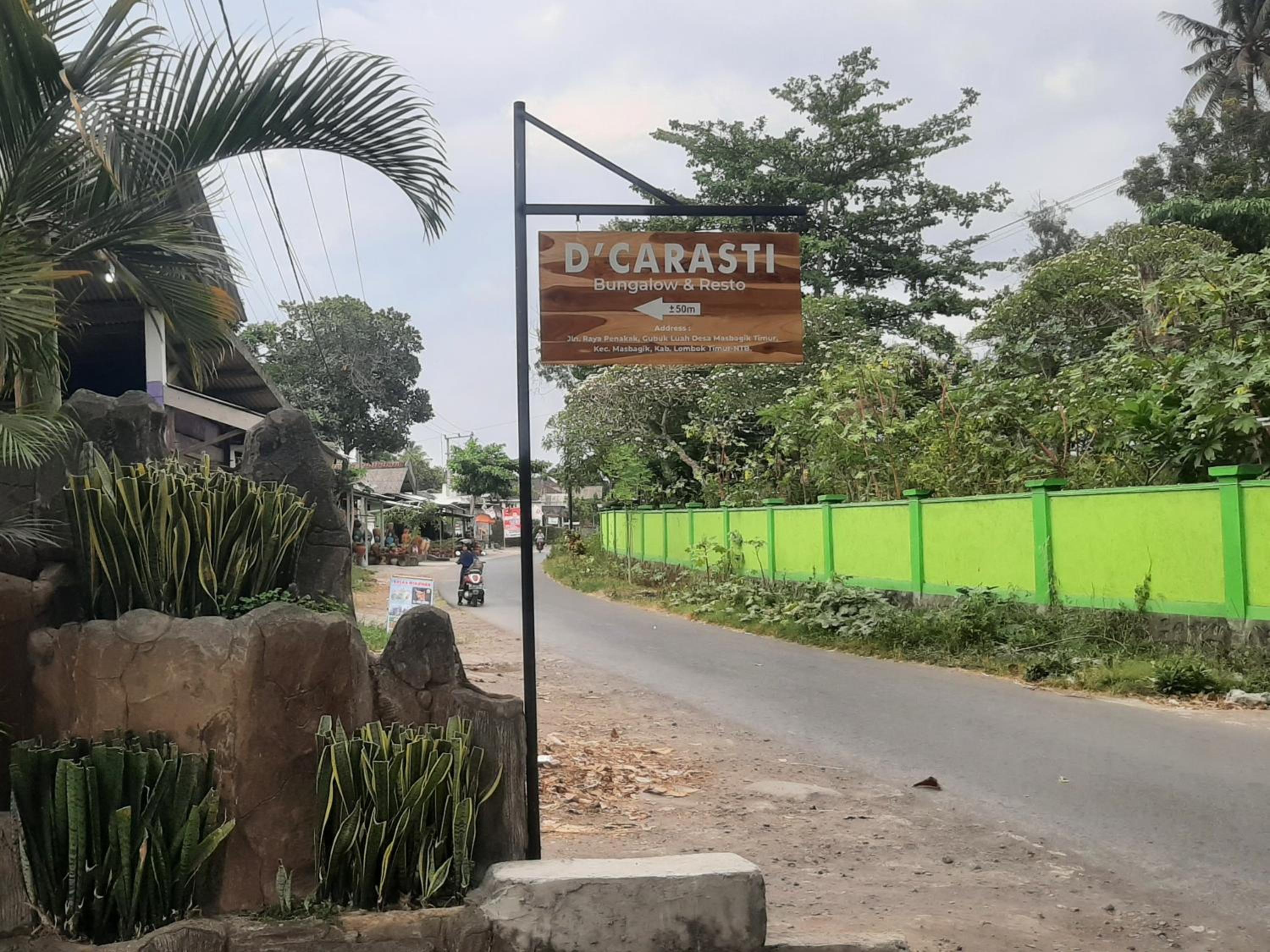 D' Carasti Bungalow view 4
