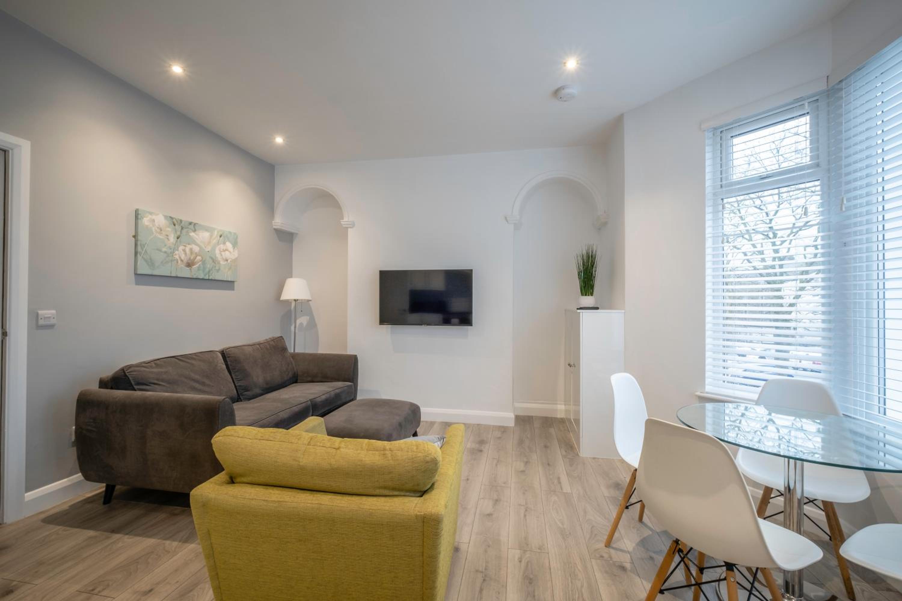 Seaside Apartments in the Centre of Morecambe view 2