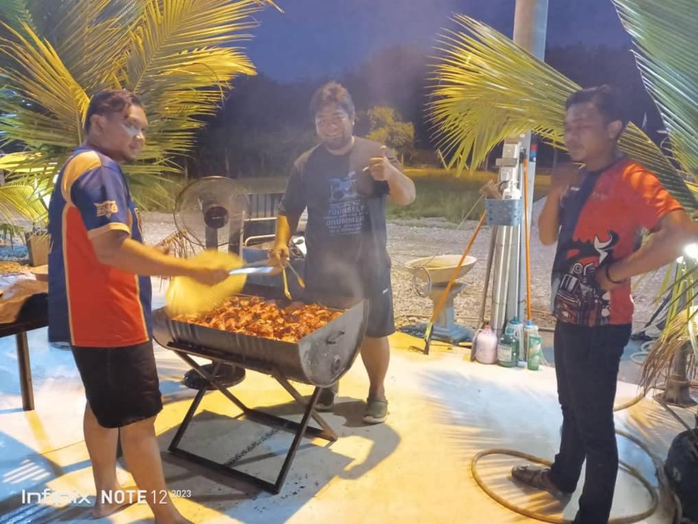 Rumah Armand Private Pool 5 bilik Pengkalan Balak Tg Bidara Masjid Tanah Melaka