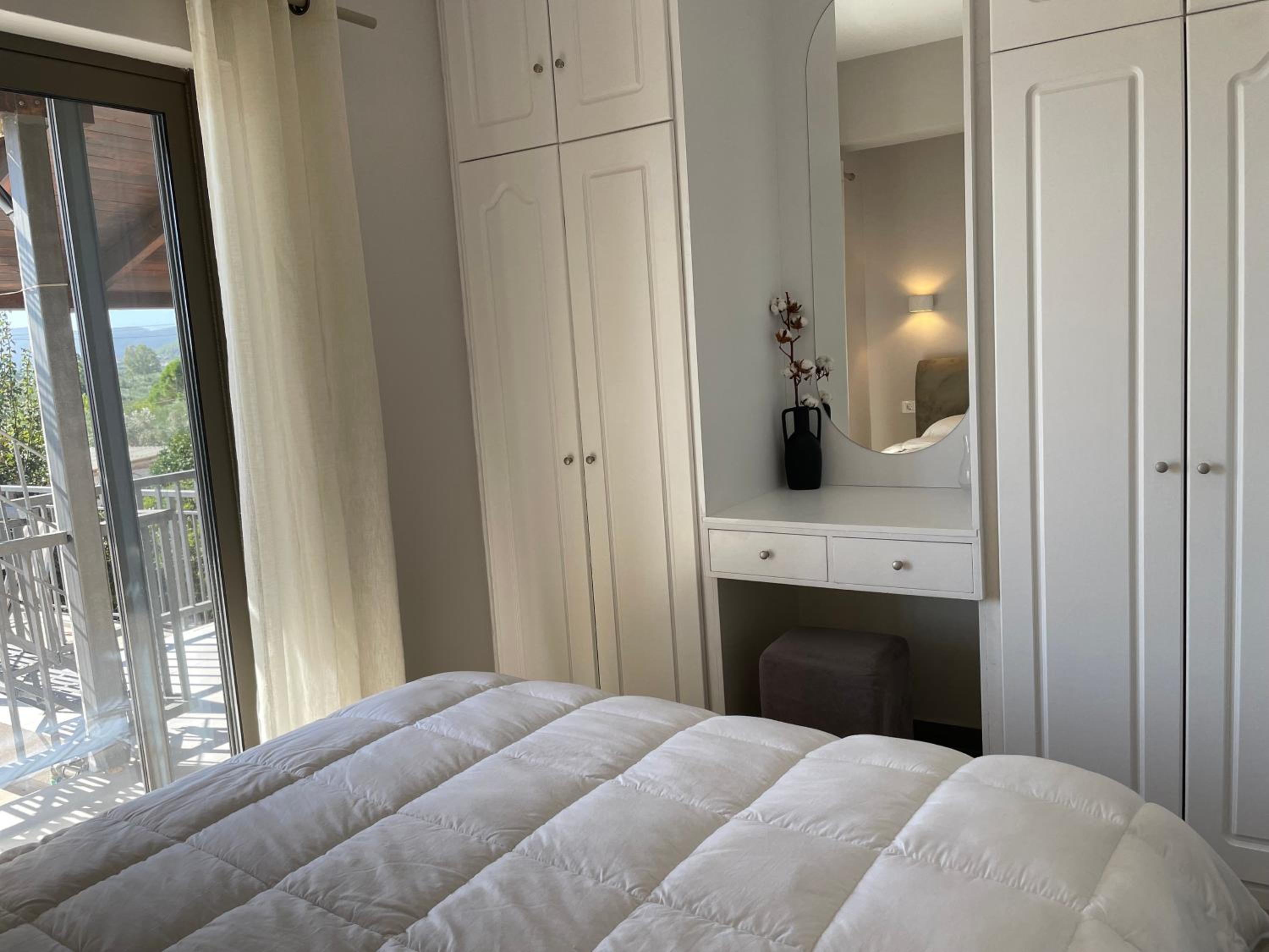 Andriana's 3-Bedroom Countryside Retreat photo 4