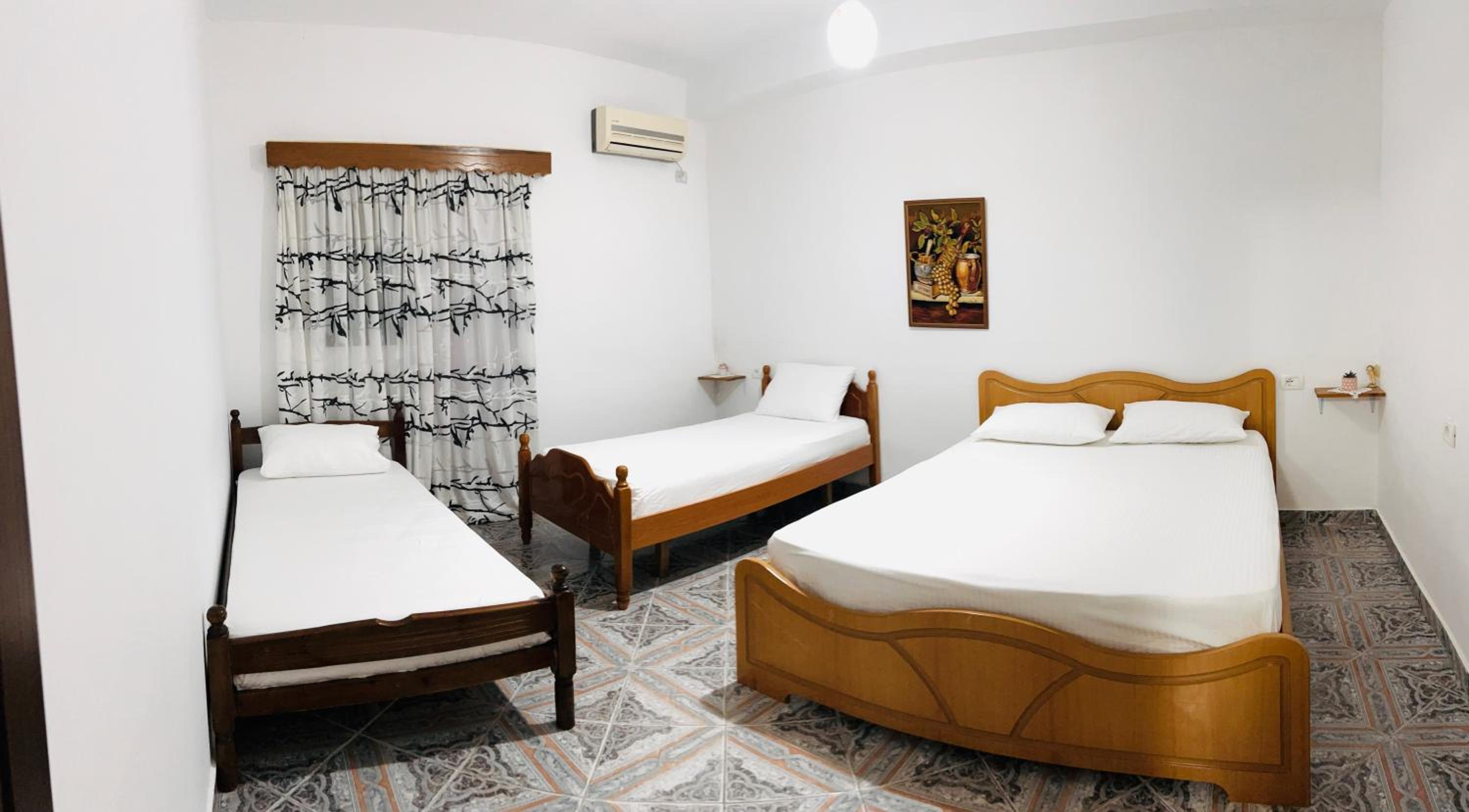 Villa EnSalv & Room & Apartment & Penthouse-Berat