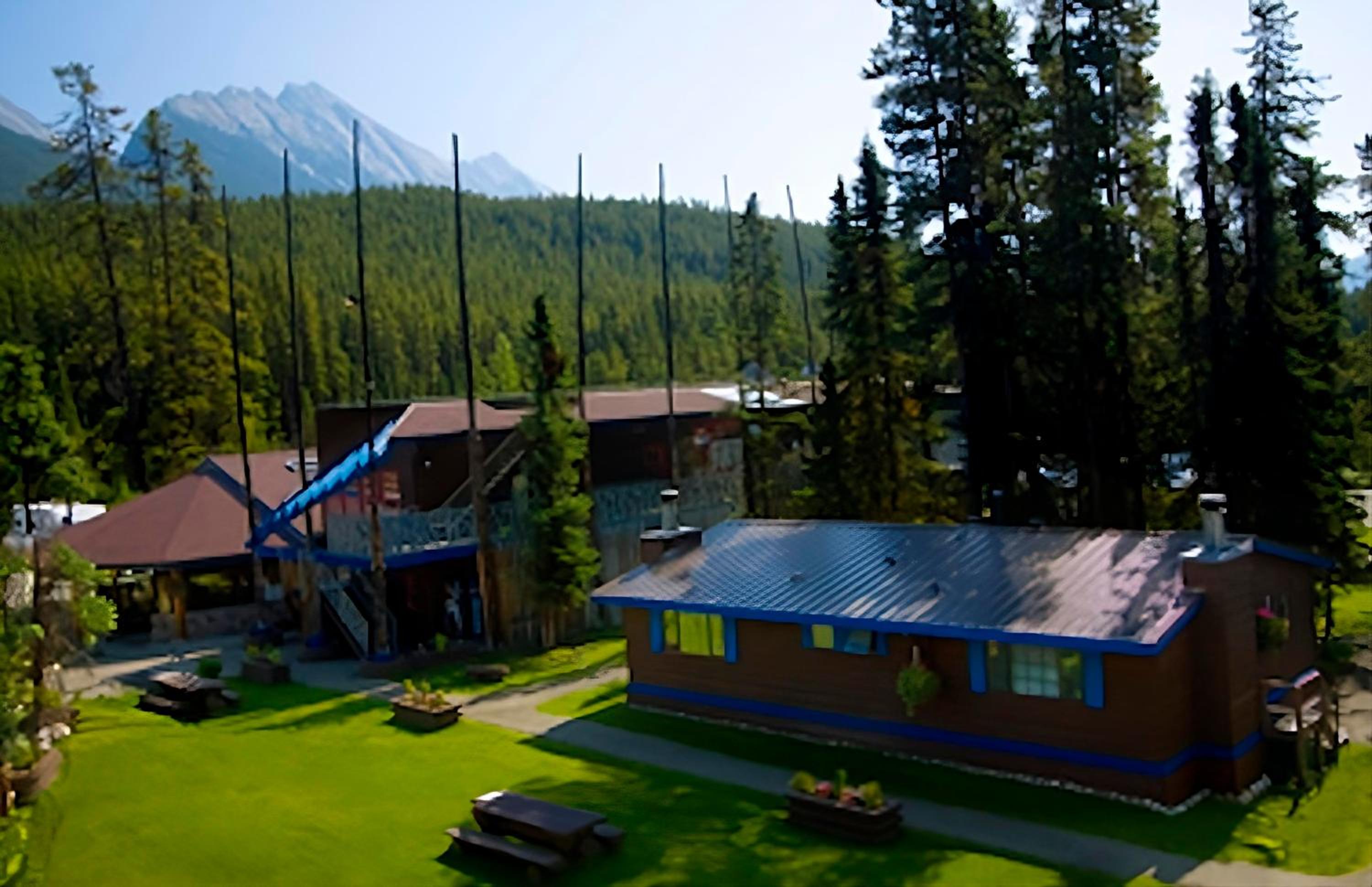Jasper Vacations - Sunwapta Falls Rocky Mountain Lodge - Property Image 5