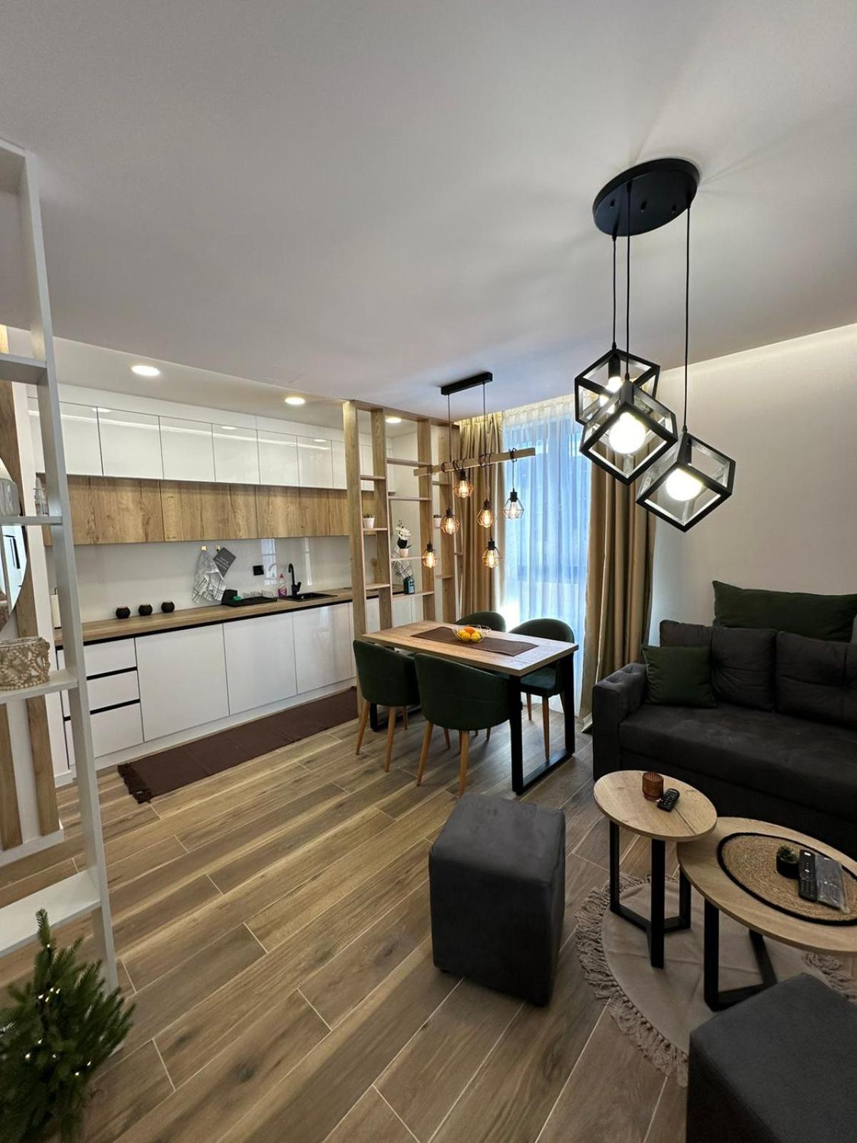 Sky Lux Apartments