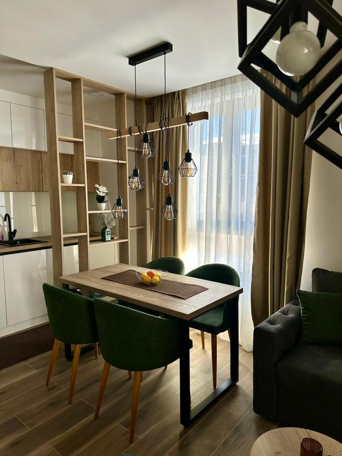 Sky Lux Apartments