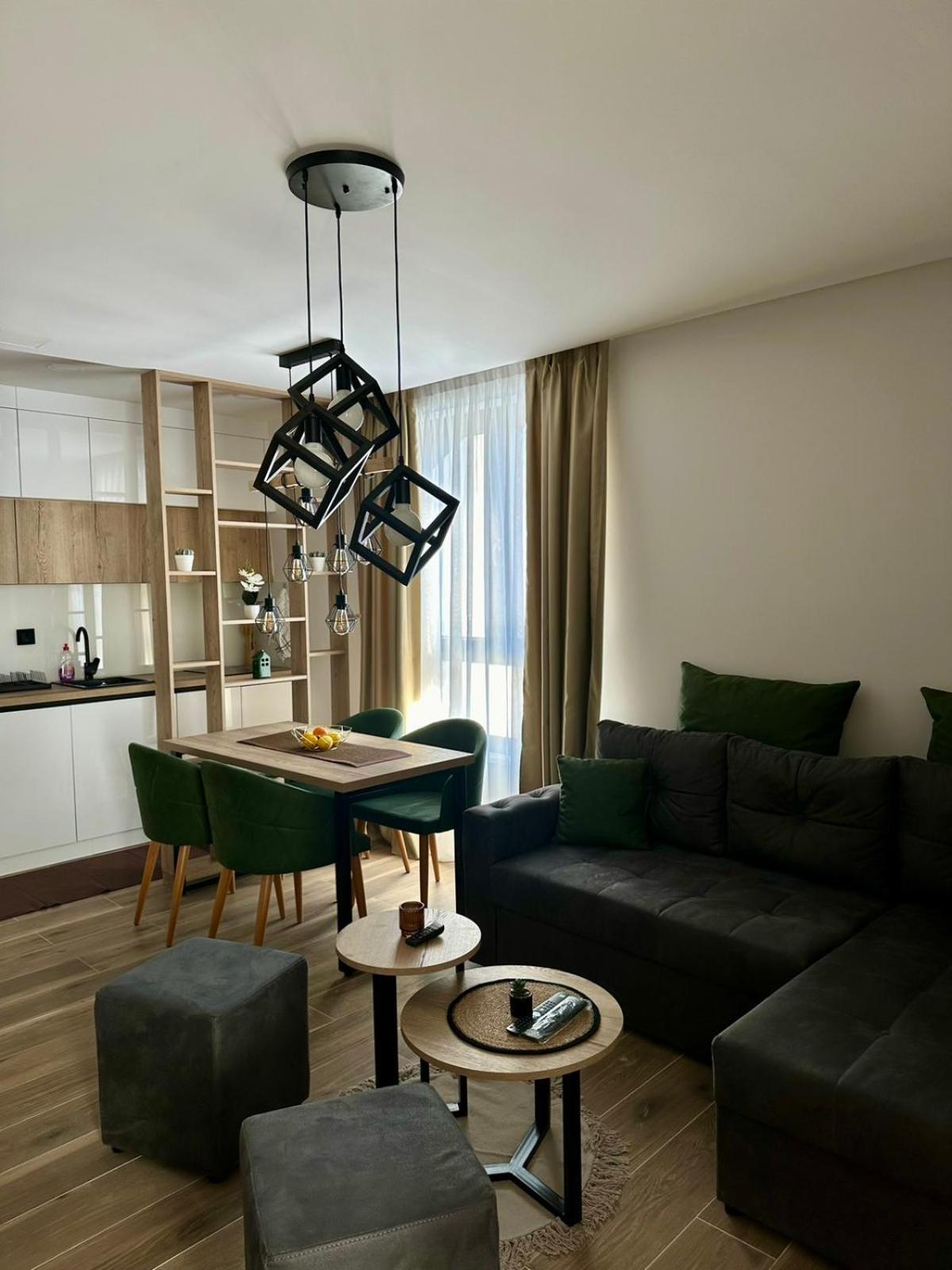 Sky Lux Apartments