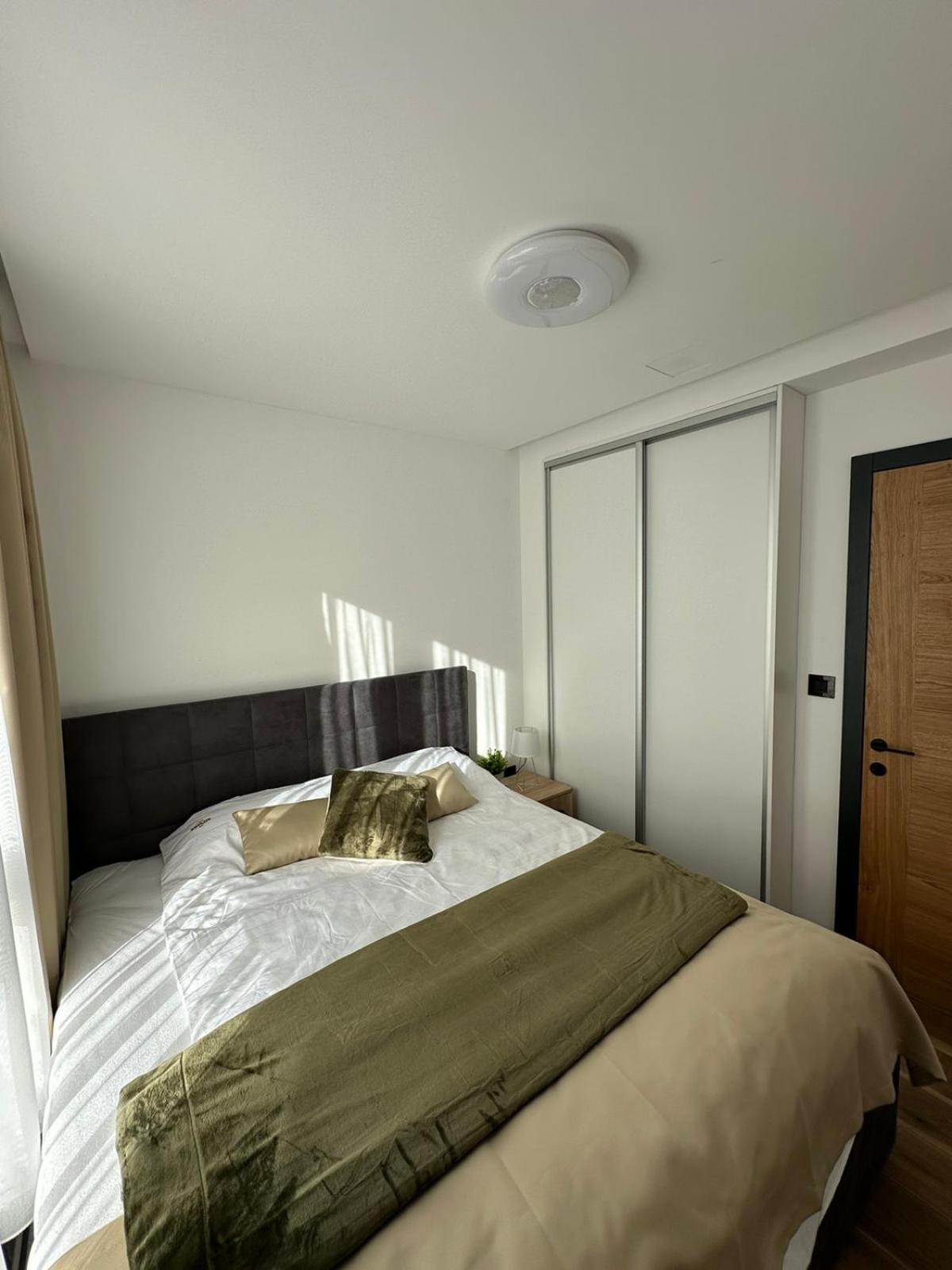 Sky Lux Apartments