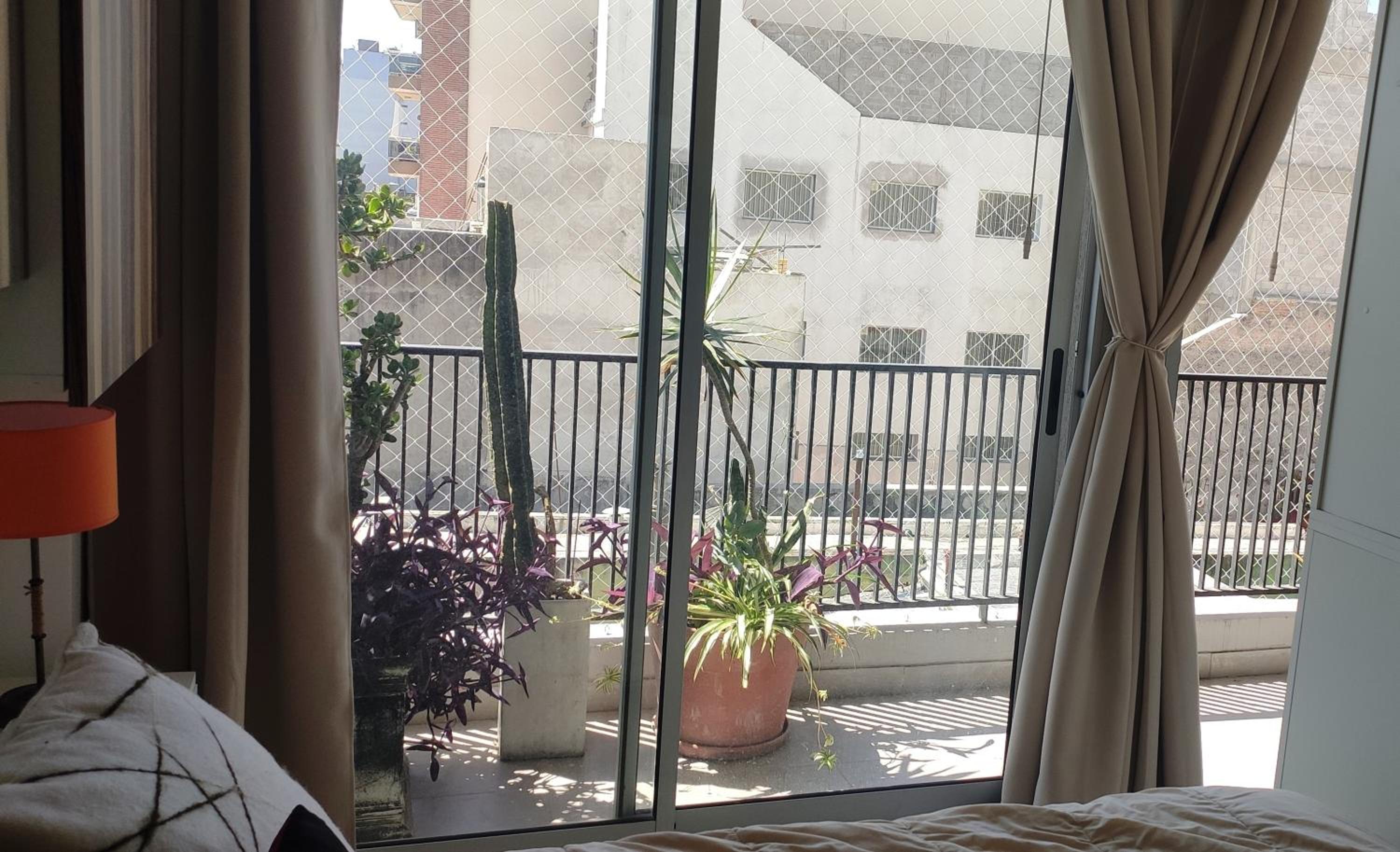 Amplio Monoambiente Dividido 45 m2. Flores.