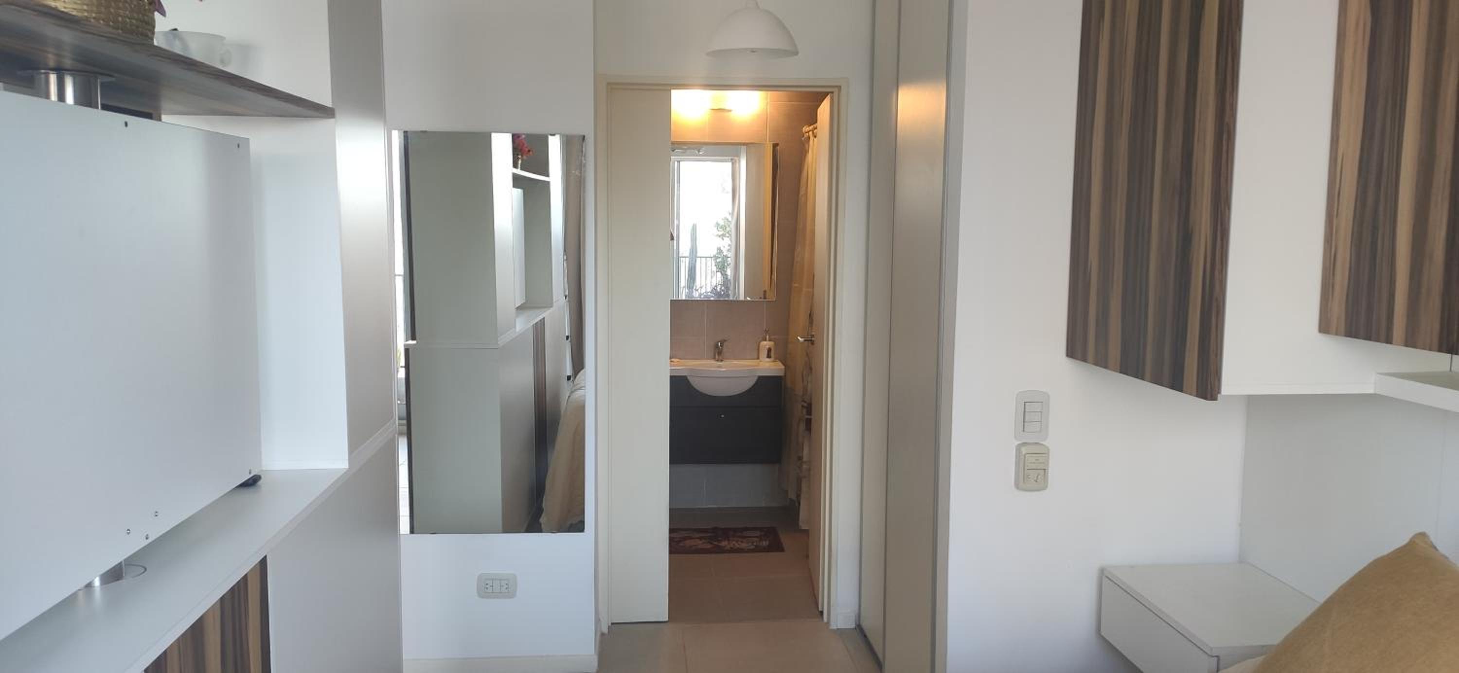 Amplio Monoambiente Dividido 45 m2. Flores.