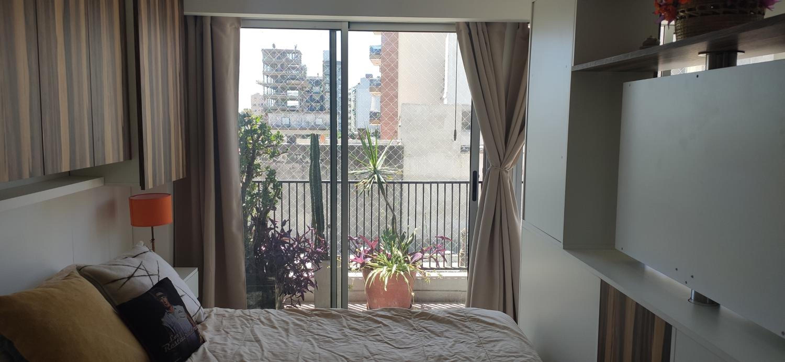Amplio Monoambiente Dividido 45 m2. Flores.