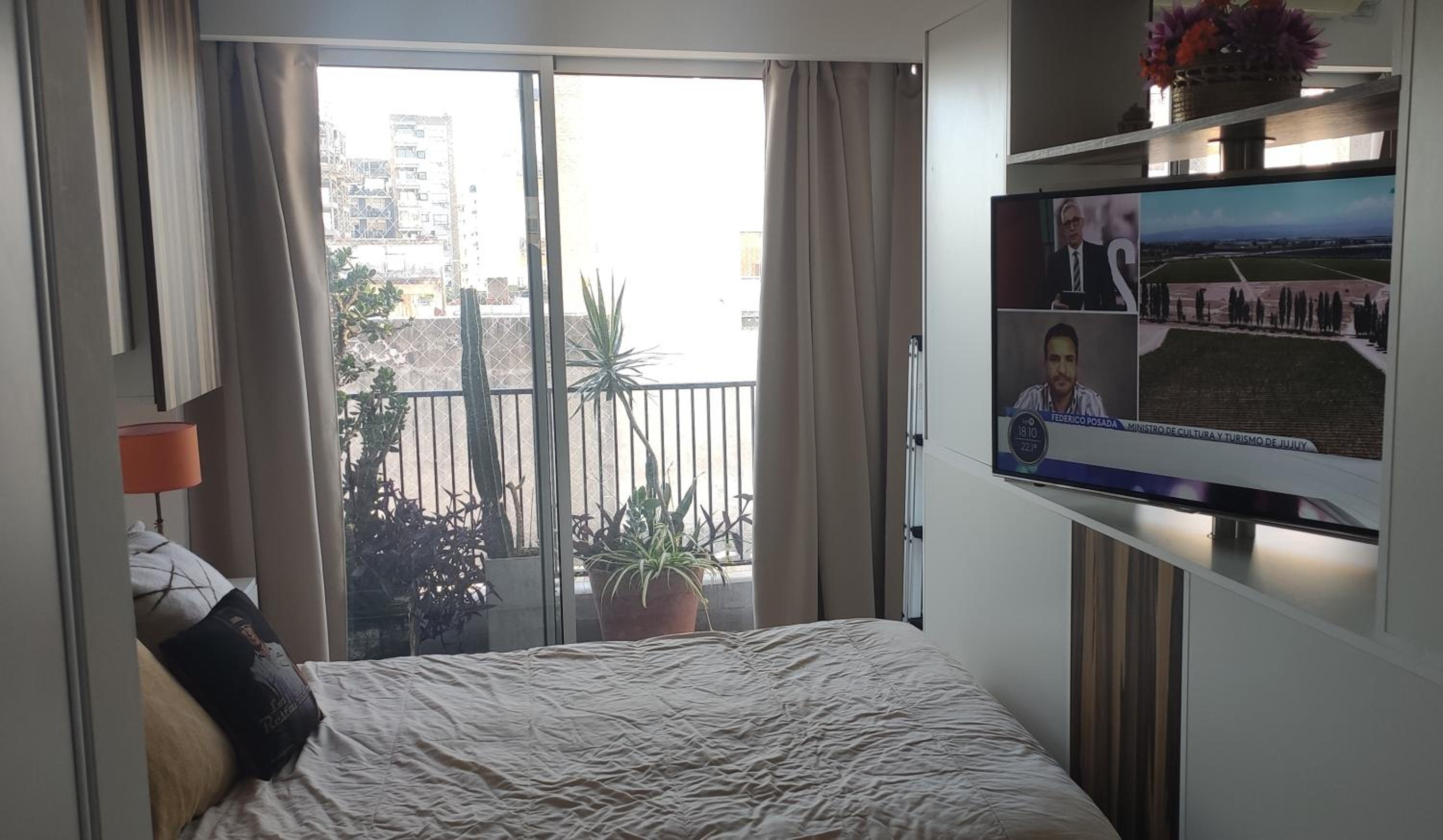 Amplio Monoambiente Dividido 45 m2. Flores.