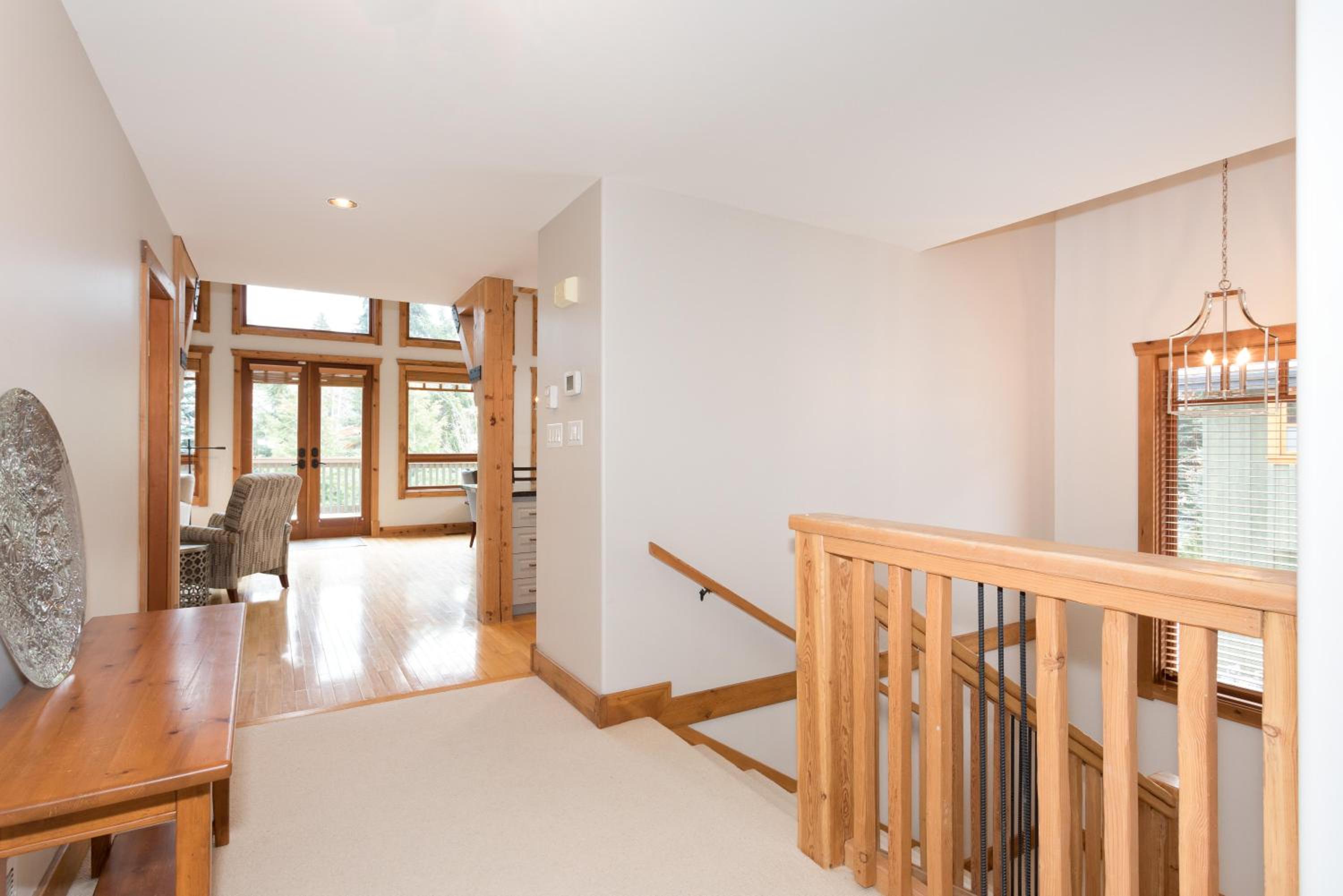 Meadow Green Chalet | Large Family-Friendly Chalet, Mountain Views, Fireplace, Hot Tub