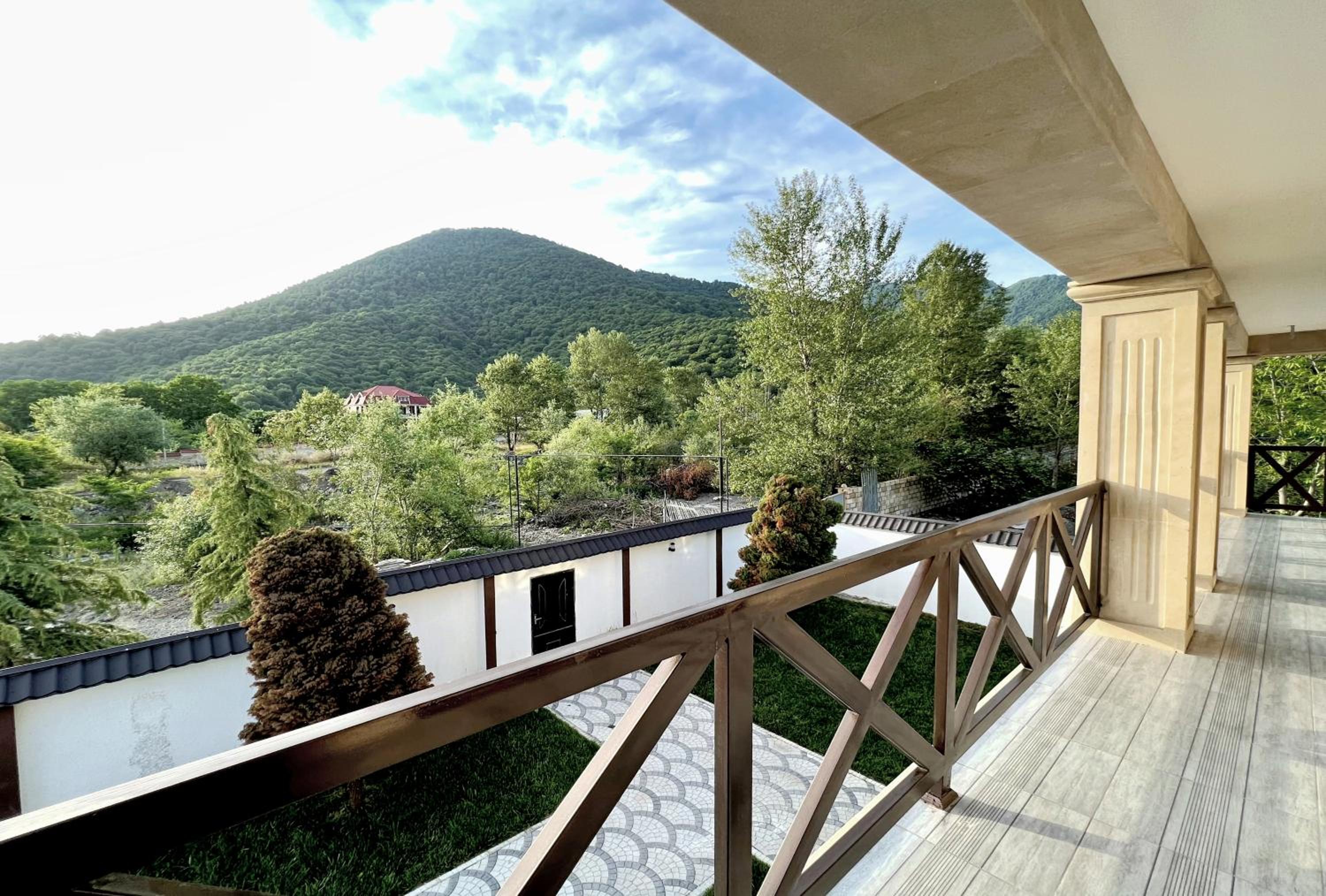 Qafqaz Crystal Peak Chalet