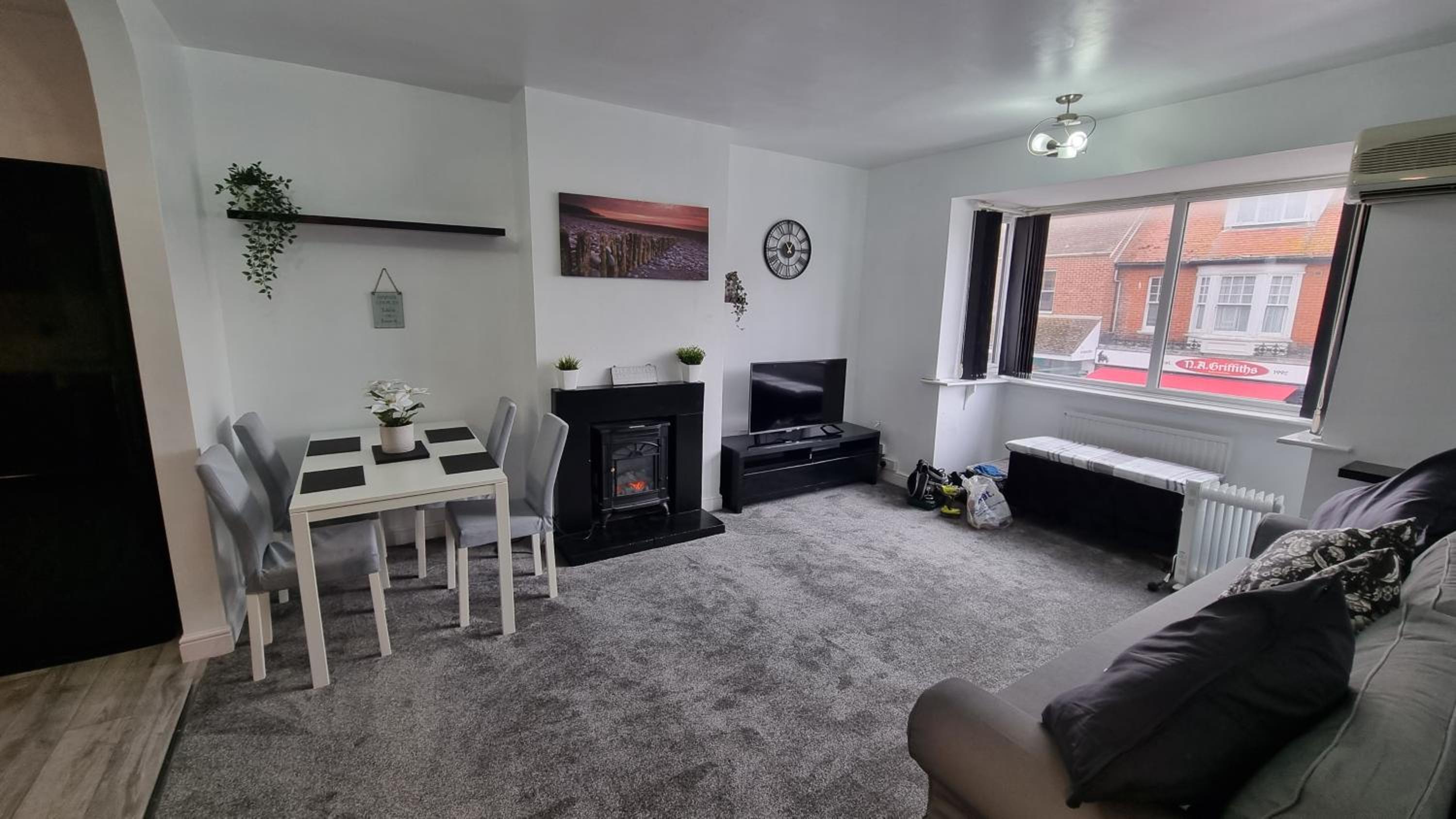 High St , 2 bed slp 6 Seaside flat view 4